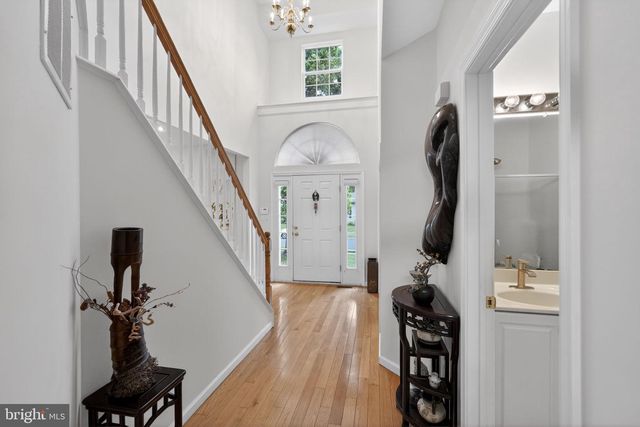 31 LONGFELLOW LN, Hainesport, NJ 08036
