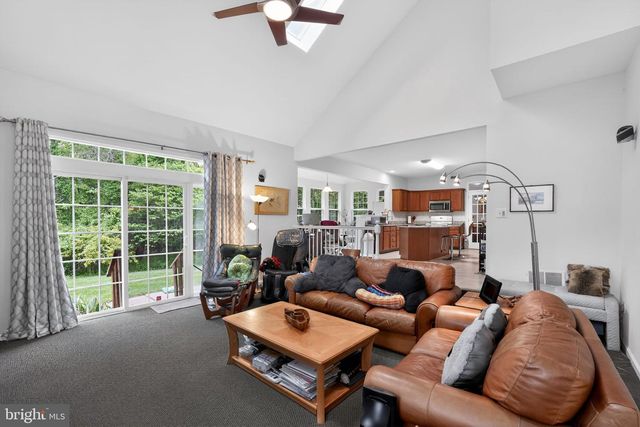 31 LONGFELLOW LN, Hainesport, NJ 08036