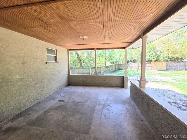 6595 W Curlew Place, Crystal River, FL 34429