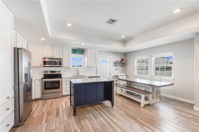 404 Chloes Way, Port Aransas, TX 78373