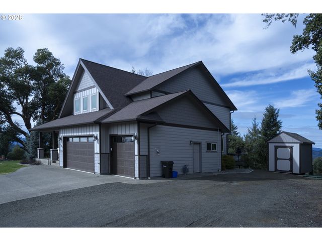 1252 SOUTHRIDGE Way, Roseburg, OR 97470