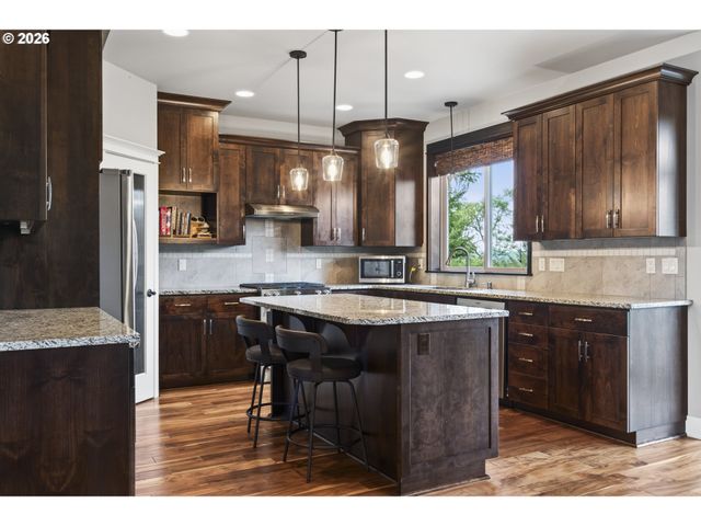 1252 SOUTHRIDGE Way, Roseburg, OR 97470