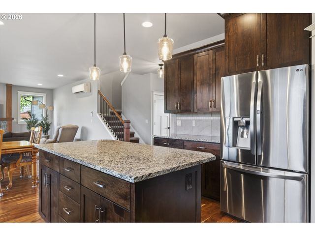 1252 SOUTHRIDGE Way, Roseburg, OR 97470