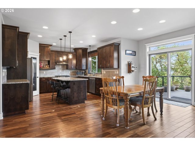 1252 SOUTHRIDGE Way, Roseburg, OR 97470