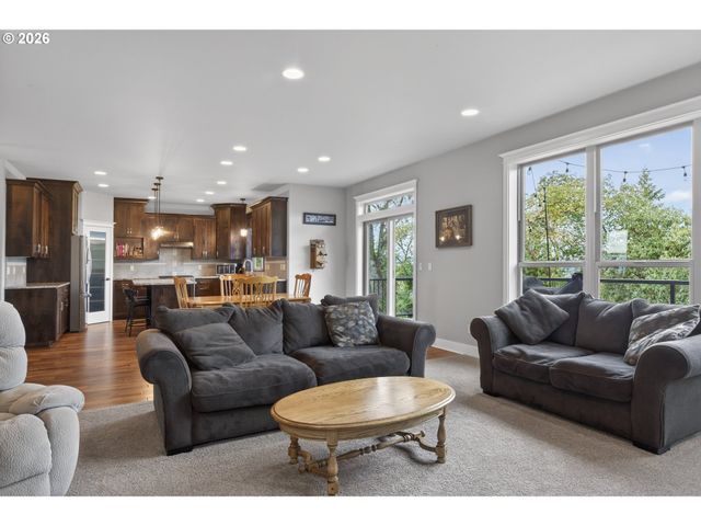 1252 SOUTHRIDGE Way, Roseburg, OR 97470