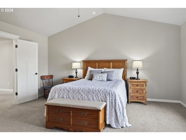 1252 SOUTHRIDGE Way, Roseburg, OR 97470