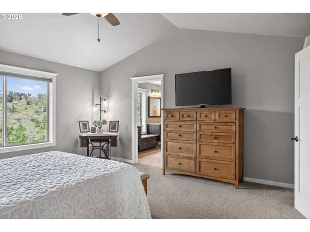 1252 SOUTHRIDGE Way, Roseburg, OR 97470