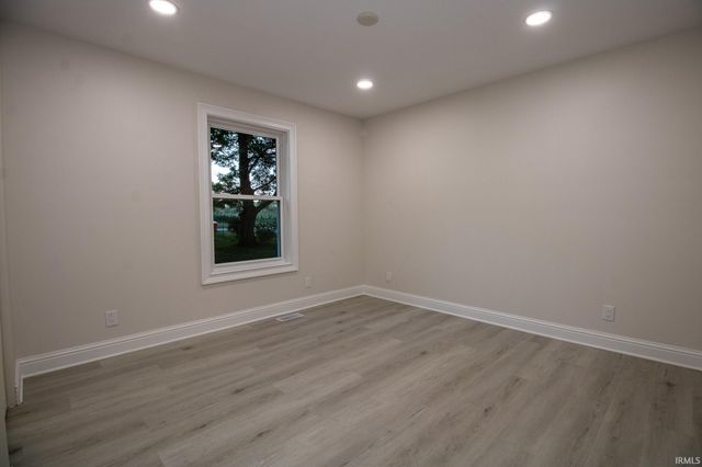 1615 N 300 E, Knox, IN 46534