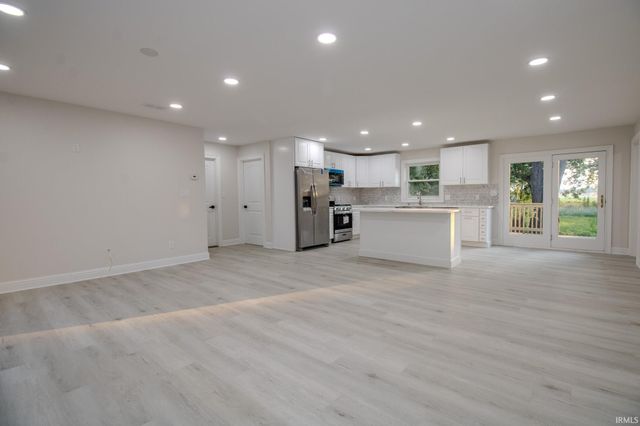 1615 N 300 E, Knox, IN 46534