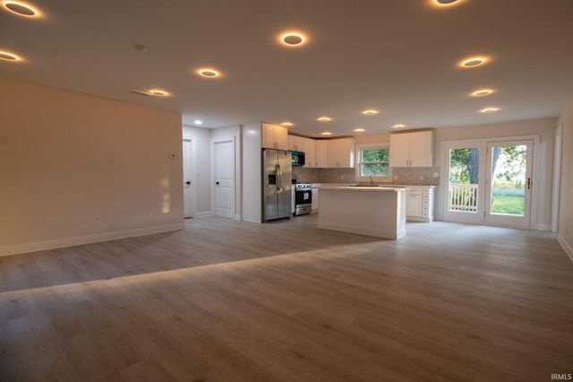 1615 N 300 E, Knox, IN 46534