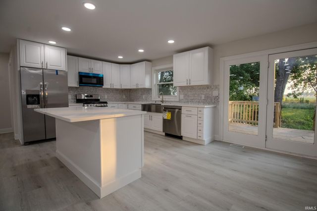 1615 N 300 E, Knox, IN 46534