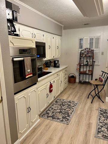 9139 Villa Park Circle, Dallas, TX 75225