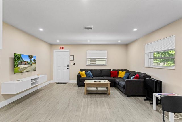 827 SW 29th Street, Fort Lauderdale, FL 33315