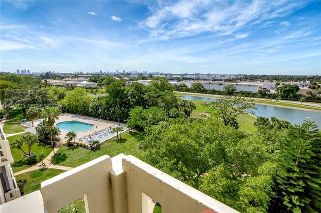 4330 Hillcrest Dr 807, Hollywood, FL 33021