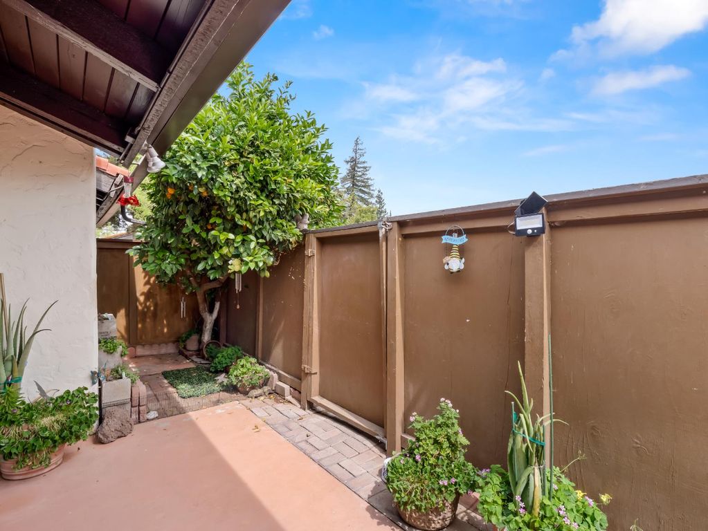 Image 17 of property listing at 355 W Sierra Avenue # 110, Fresno, CA 93704