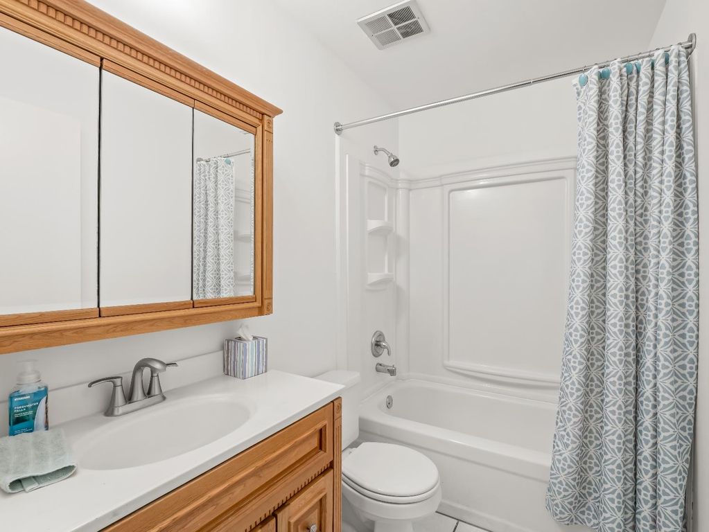 Image 21 of property listing at 355 W Sierra Avenue # 110, Fresno, CA 93704