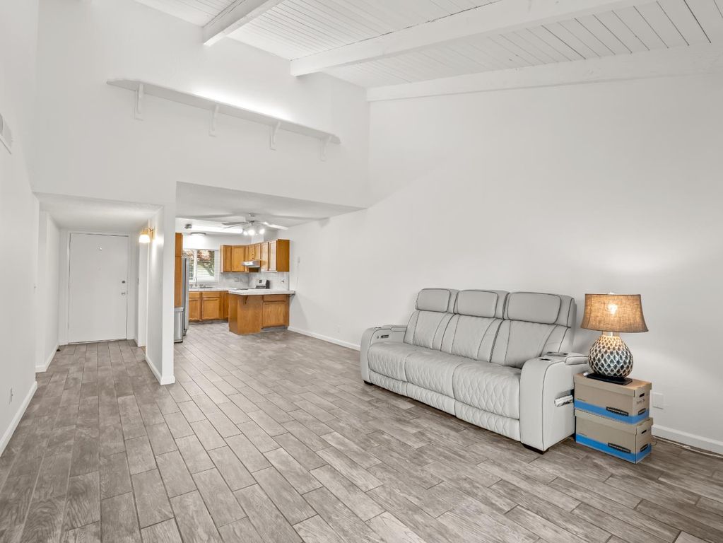 Image 6 of property listing at 355 W Sierra Avenue # 110, Fresno, CA 93704