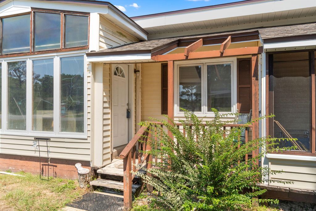 6764 Marlin Street, Navarre, FL 32566