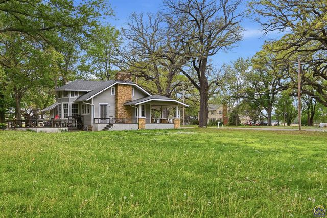 1607 NW Lower Silver Lake RD, Topeka, KS 66608