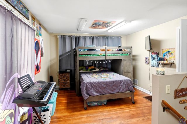 1607 NW Lower Silver Lake RD, Topeka, KS 66608