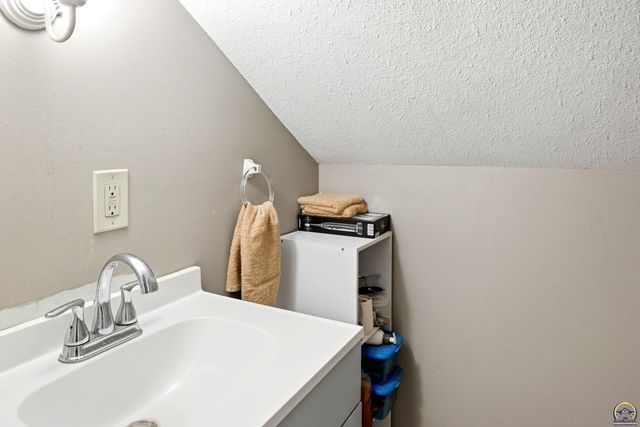 1607 NW Lower Silver Lake RD, Topeka, KS 66608