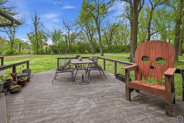 1607 NW Lower Silver Lake RD, Topeka, KS 66608