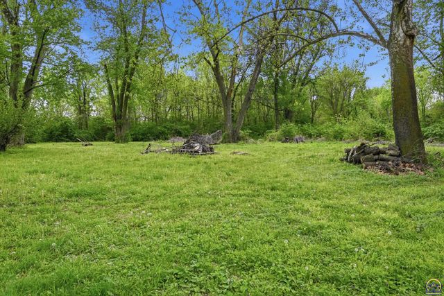 1607 NW Lower Silver Lake RD, Topeka, KS 66608