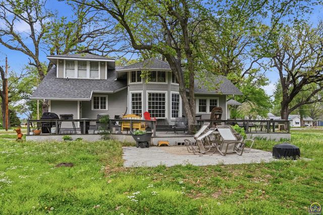 1607 NW Lower Silver Lake RD, Topeka, KS 66608