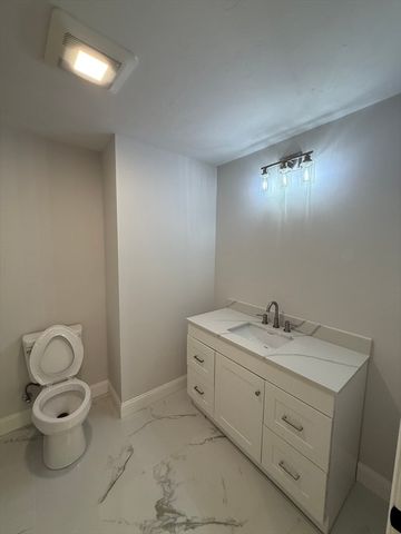 63 North St A, Worcester, MA 01605