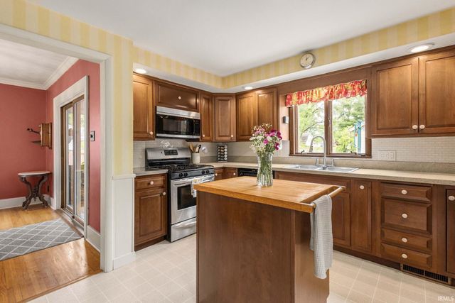 167 Manor Avenue, Elkhart, IN 46516