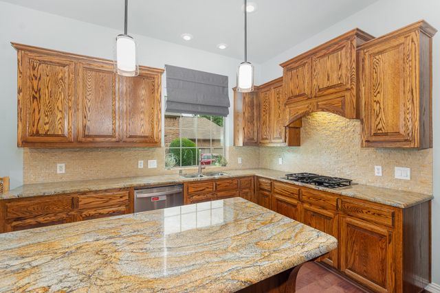 905 Maybach Court, Mckinney, TX 75071