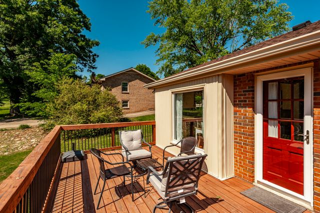 131 Honeysuckle Dr, Hendersonville, TN 37075