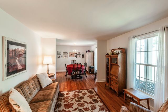 131 Honeysuckle Dr, Hendersonville, TN 37075