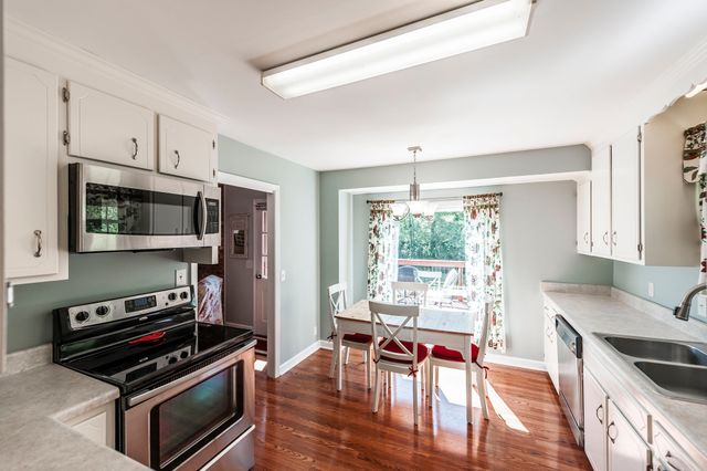 131 Honeysuckle Dr, Hendersonville, TN 37075