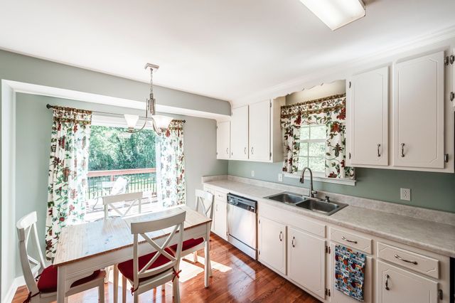131 Honeysuckle Dr, Hendersonville, TN 37075