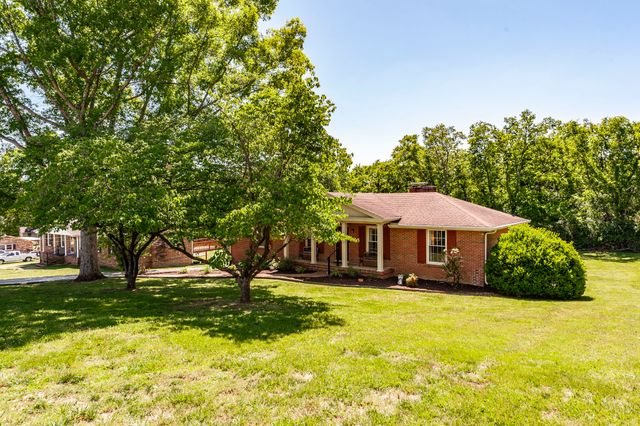 131 Honeysuckle Dr, Hendersonville, TN 37075