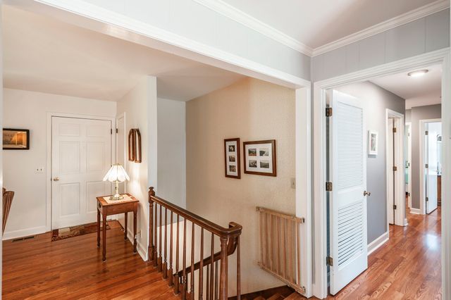 131 Honeysuckle Dr, Hendersonville, TN 37075