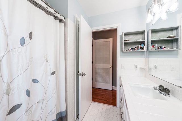 131 Honeysuckle Dr, Hendersonville, TN 37075