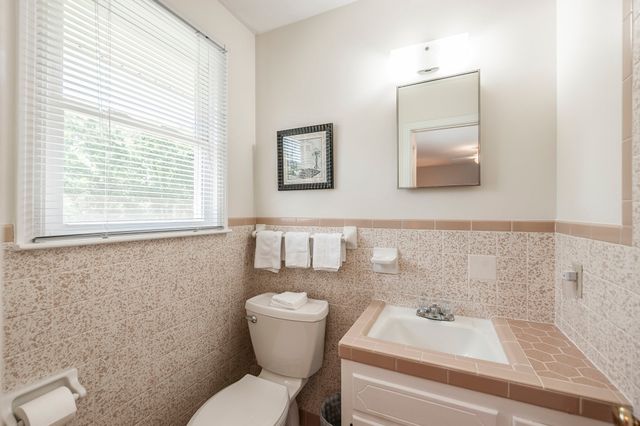 131 Honeysuckle Dr, Hendersonville, TN 37075