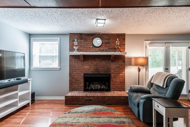 131 Honeysuckle Dr, Hendersonville, TN 37075