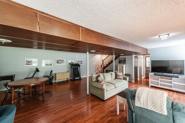 131 Honeysuckle Dr, Hendersonville, TN 37075