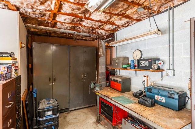 131 Honeysuckle Dr, Hendersonville, TN 37075