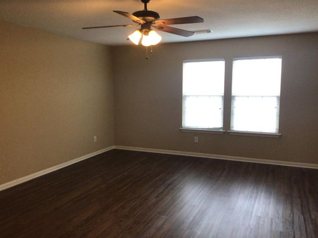 1022 Yorkshire Hollow, Fresno, TX 77545