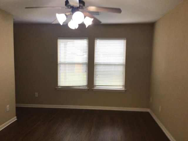 1022 Yorkshire Hollow, Fresno, TX 77545