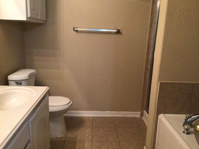 1022 Yorkshire Hollow, Fresno, TX 77545