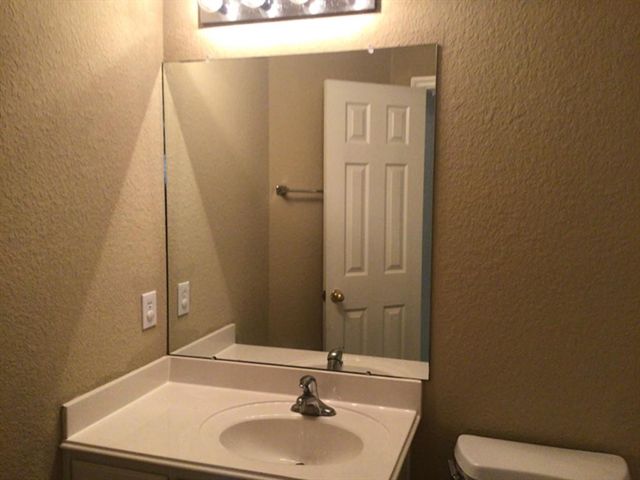 1022 Yorkshire Hollow, Fresno, TX 77545