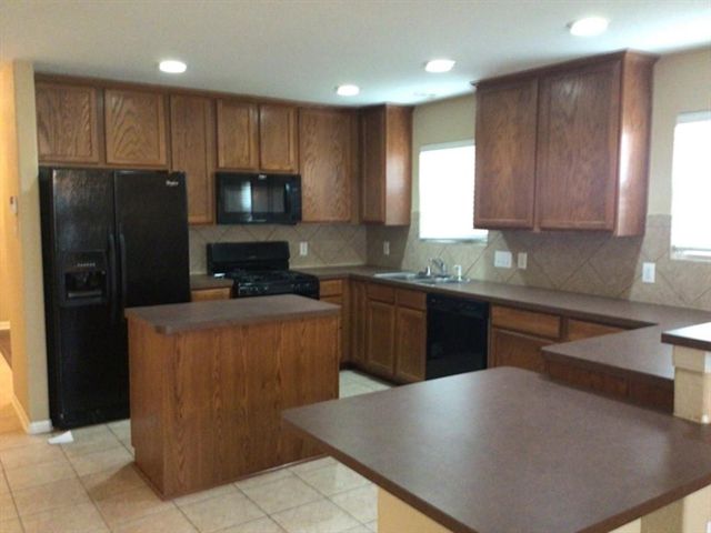 1022 Yorkshire Hollow, Fresno, TX 77545