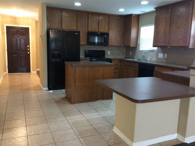 1022 Yorkshire Hollow, Fresno, TX 77545