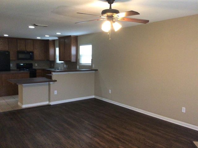 1022 Yorkshire Hollow, Fresno, TX 77545