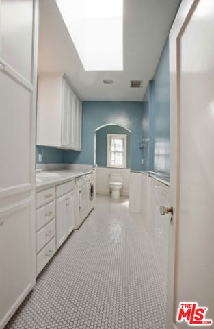 251 S Citrus Avenue, Los Angeles, CA 90036